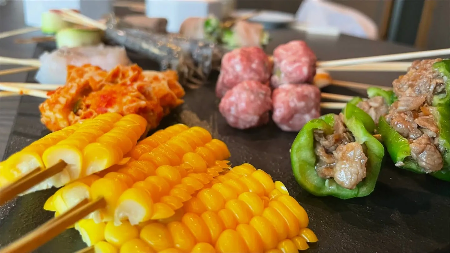 とうもろこし、ピーマン肉詰め、海老、ホルモン、旬のお野菜や魚...